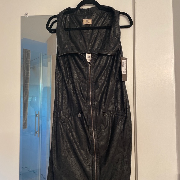 Indies vest/accessory (sleeveless long zippered vest) or dress in black size 3 - Picture 4 of 7